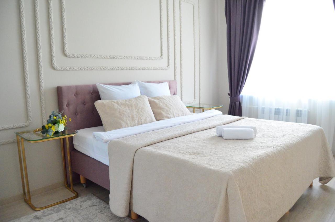 Golden Park Hotel パヴロダル エクステリア 写真
