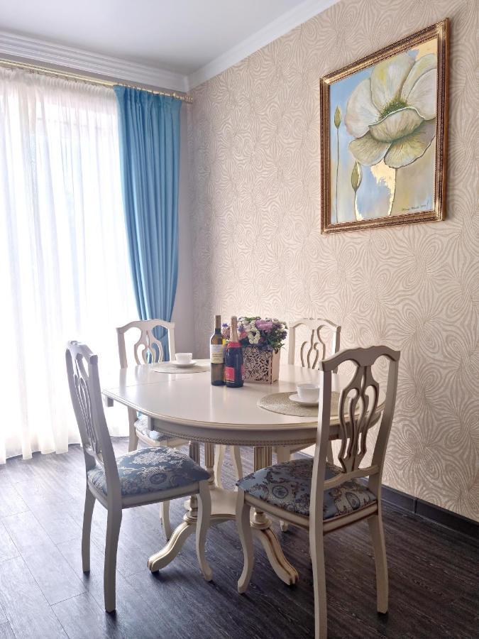 Golden Park Hotel パヴロダル エクステリア 写真